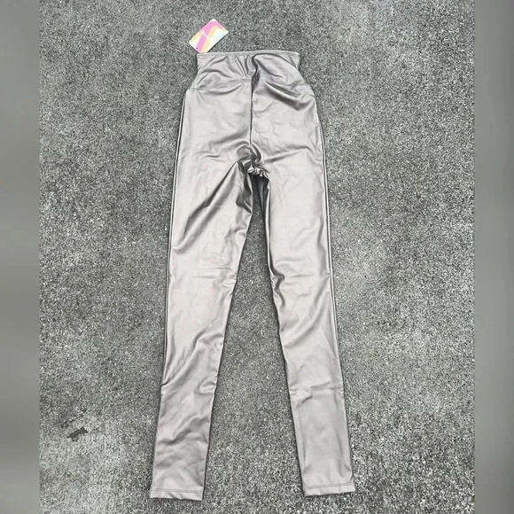 YUMMIE BRONZE FAUX LEATHER SHAPING
LEGGING WITH SIDE ZIP NEW WITH TAG - Picture 2 of 6